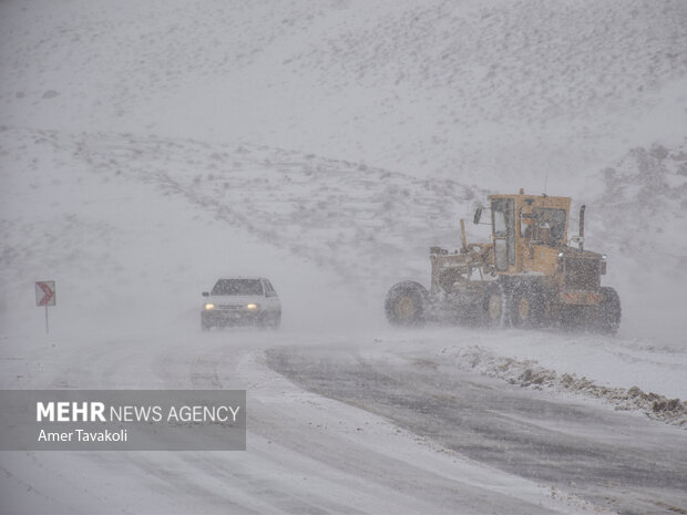تمام راه های مواصلاتی شهرستان کاشان به جز محور روستای رحق باز است