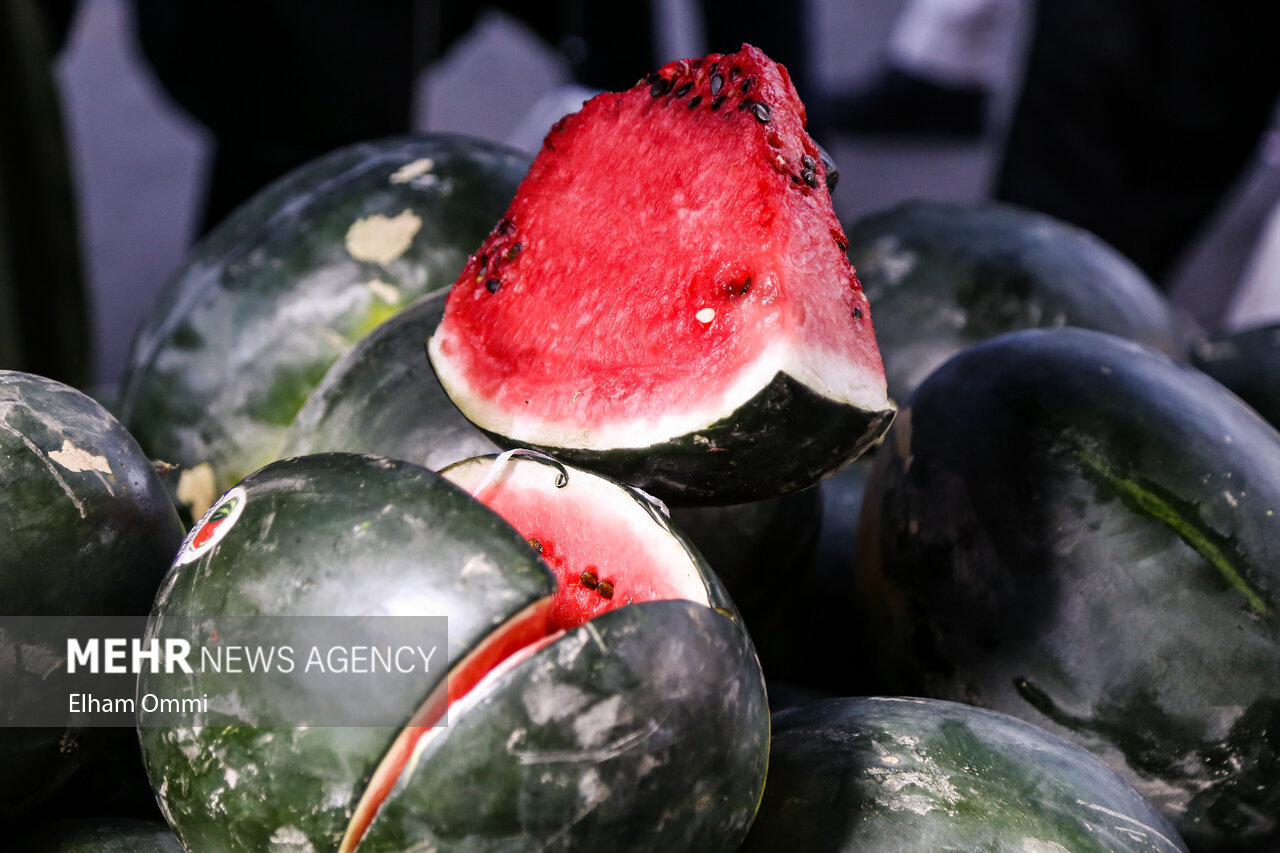 میوه یلدا روی دور تند گرانی؛ دلالها در میدان، نظارت در حاشیه