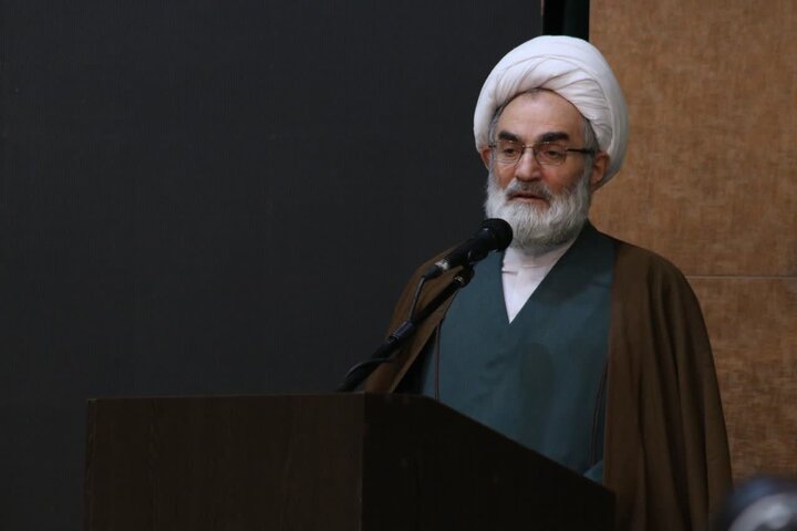 آیت الله فلاحتی: انقلاب اسلامی خط بطلان بر تحقیر زن در غرب کشید