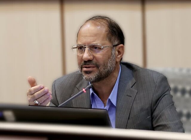 سیفی: استفاده از اتوبوس‌های شهری یزد فردا رایگان است