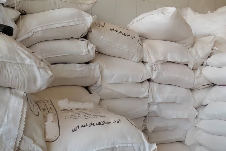 کشف بیش از دو تن آرد فاقد مجوز در کرمانشاه