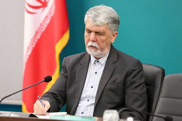 صالحی: غزل قالبی ماندگار و اثرگذار در ادبیات فارسی است