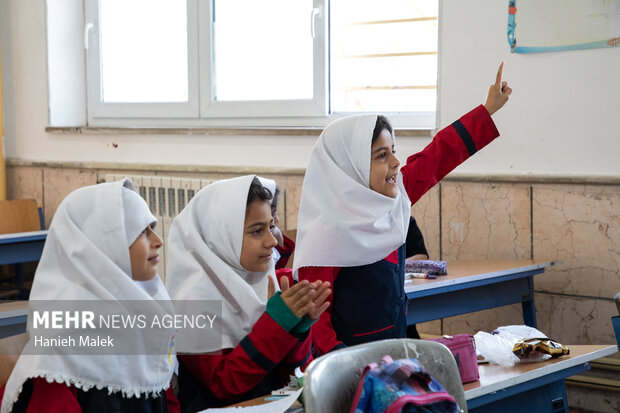 فعالیت مدارس و ادارات خوزستان فردا چهارشنبه حضوری است