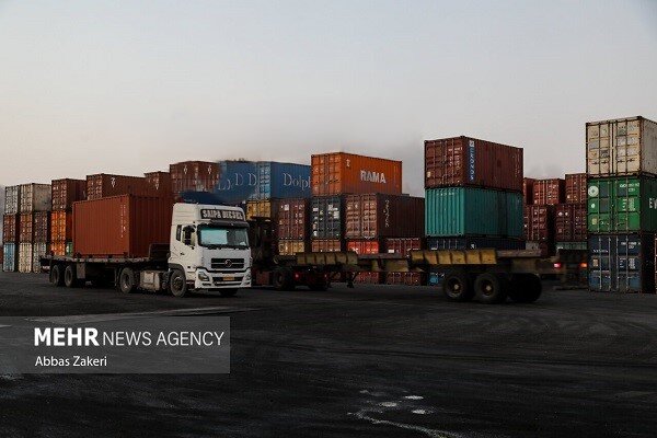 رشد ۳۲ درصدی درآمد گمرک جلفا در هشت ماه