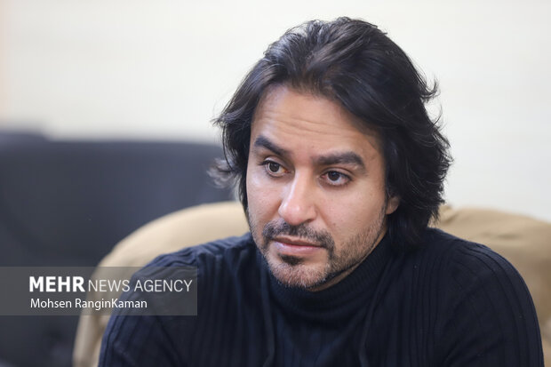 تفکری در حال کوبیدن تلویزیون است؛ مشکل امروز ما نه حجاب است نه رقص!