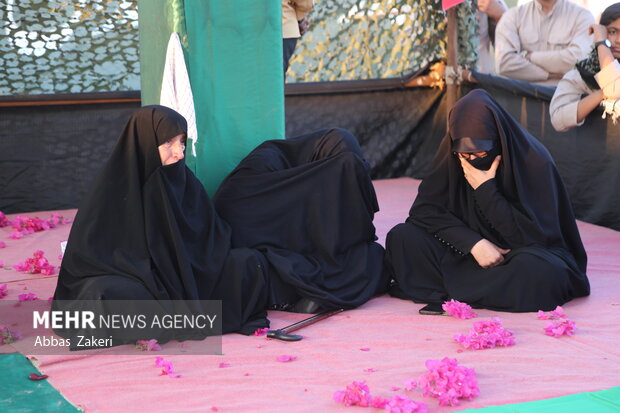 تشییع و خاکسپاری پیکر مطهر شهید گمنام در روستای گرده صفر باقری بندرعباس