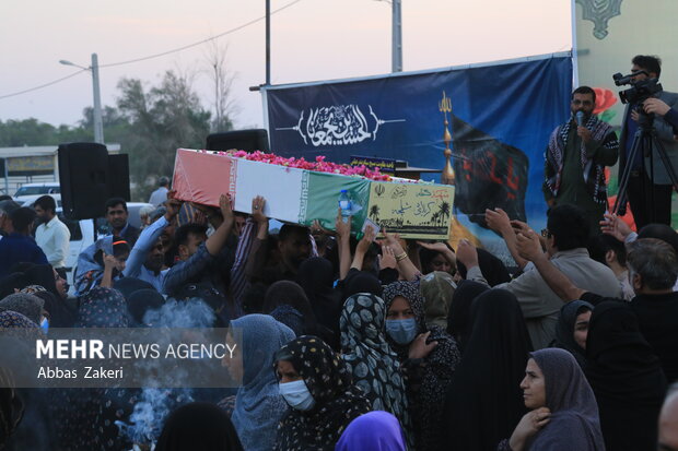 تشییع و خاکسپاری پیکر مطهر شهید گمنام در روستای گرده صفر باقری بندرعباس