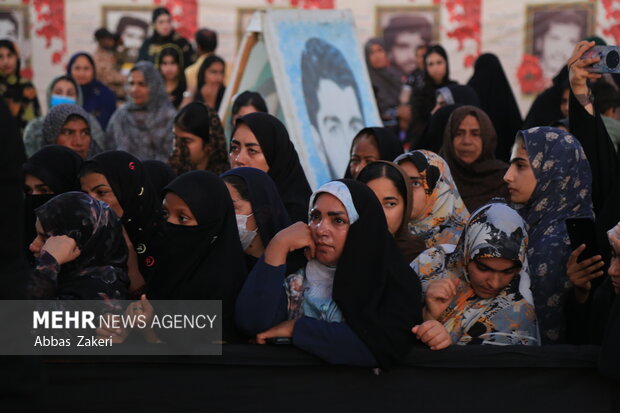 تشییع و خاکسپاری پیکر مطهر شهید گمنام در روستای گرده صفر باقری بندرعباس