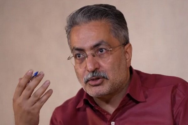 نه انقلابی اسطوره‌ای، نه روحانی درباری، آن‌گونه که اسناد می‌گویند