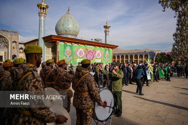 گلباران مقبره شهید دستغیب