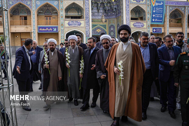 گلباران مقبره شهید دستغیب