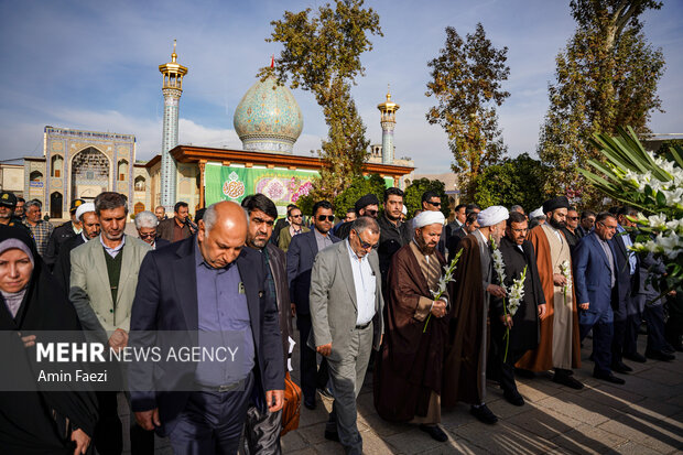 گلباران مقبره شهید دستغیب