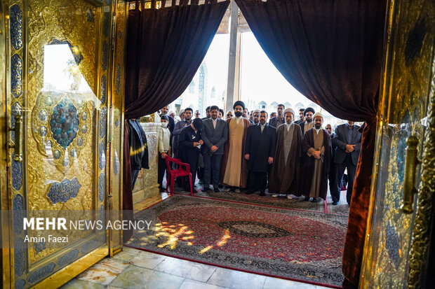 گلباران مقبره شهید دستغیب