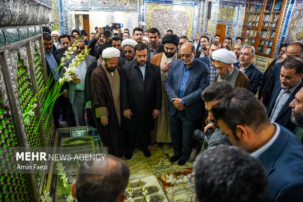 گلباران مقبره شهید دستغیب