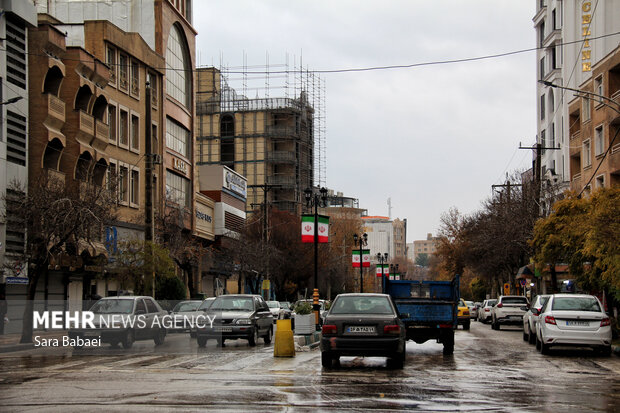 باران در کرمانشاه؛ از خیابان‌های خیس تا آسمان ابری شهر