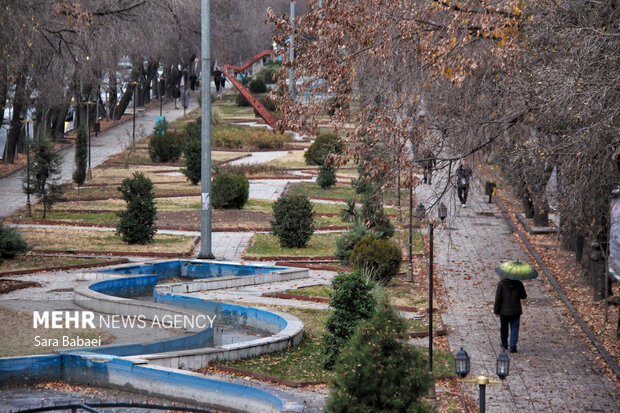 باران در کرمانشاه؛ از خیابان‌های خیس تا آسمان ابری شهر