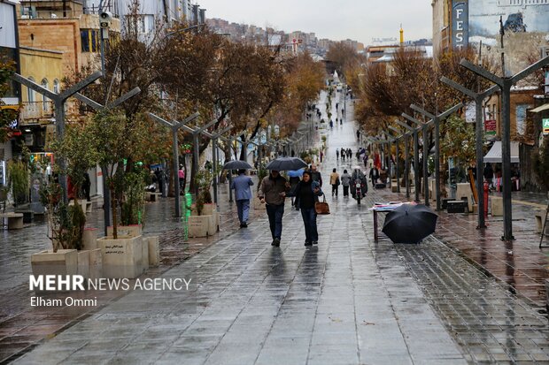 سنندج در آغوش باران؛ پاییزی پر از رنگ و طراوت
