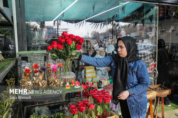 حال و هوای بازارهای مشهد به مناسبت روز مادر