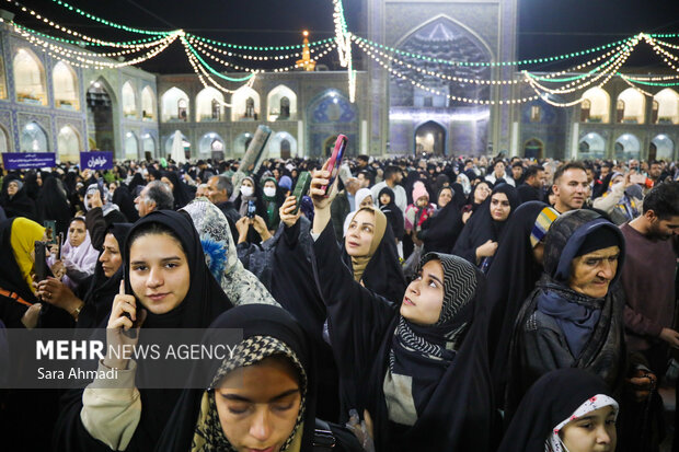 حال و هوای حرم امام رضا (ع) همزمان با ایام میلاد حضرت فاطمه (س)