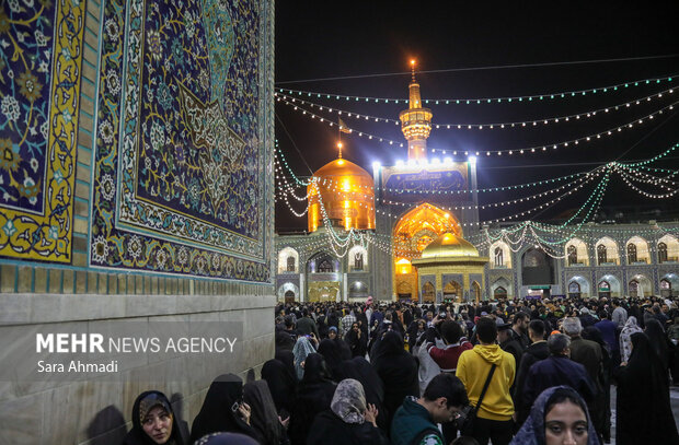 حال و هوای حرم امام رضا (ع) همزمان با ایام میلاد حضرت فاطمه (س)