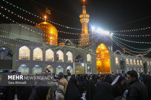 حال و هوای حرم امام رضا (ع) همزمان با ایام میلاد حضرت فاطمه (س)