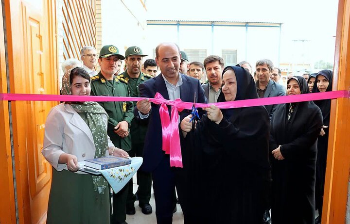 نمایشگاه «بانوی آفتاب» در خورموج گشایش یافت