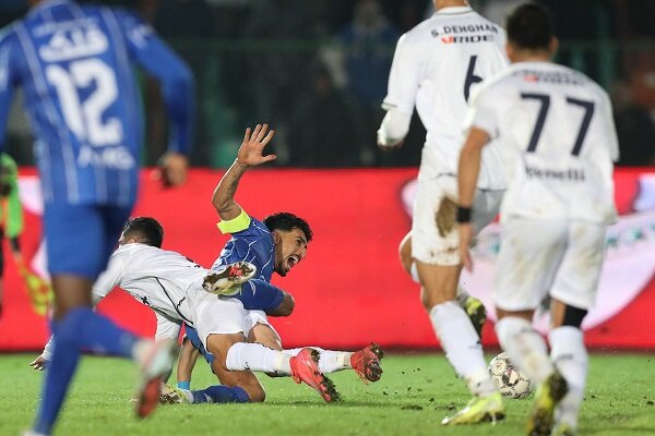 باشگاه استقلال: ۲ پنالتی ما مقابل ملوان دیده نشد/از داور شکایت می کنیم