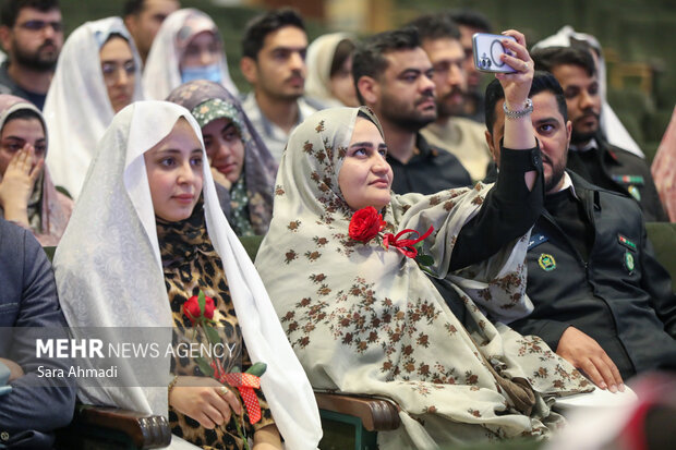 پنجمین جشنواره سراسری زوج های جوان ارتش در حرم مطهر رضوی
