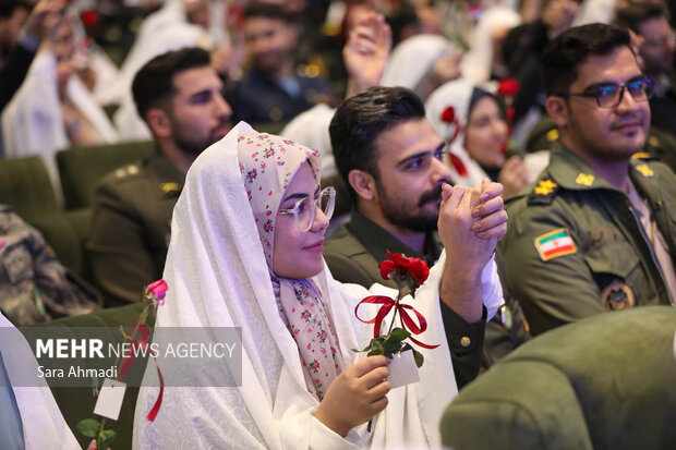 پنجمین جشنواره سراسری زوج های جوان ارتش در حرم مطهر رضوی