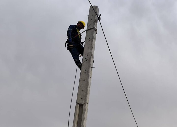 تعویض ۳ ترانس سوخته برق در بویراحمد؛پایداری برق با ۱۰ تیم عملیاتی