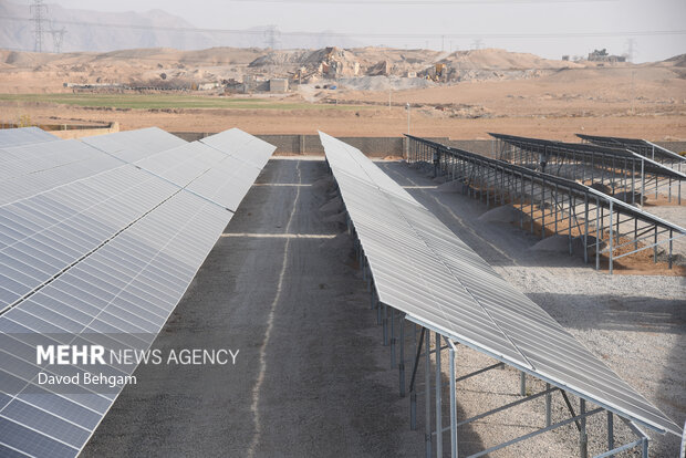 سلم آبادی: نصب ۲ هزار نیروگاه خورشیدی خانگی در دستور کار است