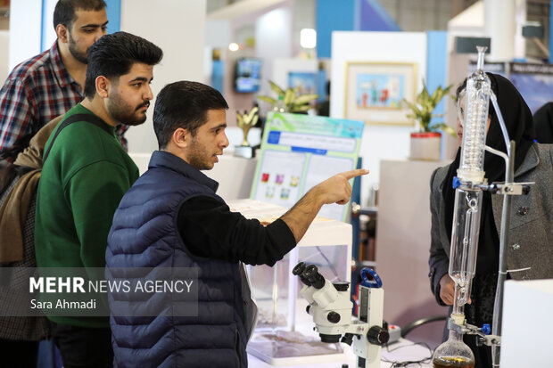 نمایشگاه هفته پژوهش و فناوری