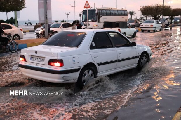 آبگرفتگی خیابان ها در دیّر