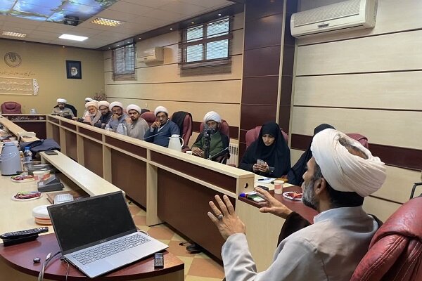 دوره آموزشی فرق و ادیان و مذاهب در زاهدان برگزار شد