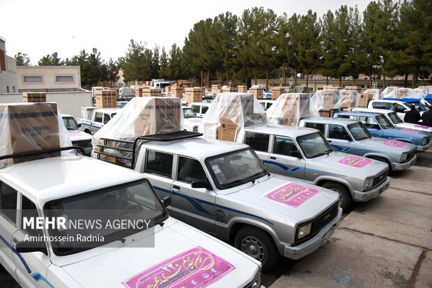 آیین اهدای ۲۲۰ سری جهیزیه در بیرجند