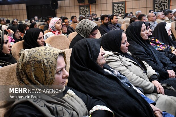 آیین اهدای ۲۲۰ سری جهیزیه در بیرجند