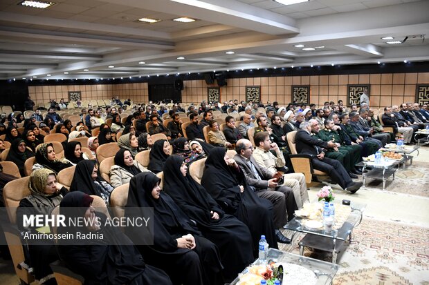 آیین اهدای ۲۲۰ سری جهیزیه در بیرجند