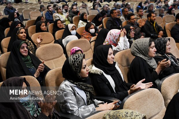 آیین اهدای ۲۲۰ سری جهیزیه در بیرجند