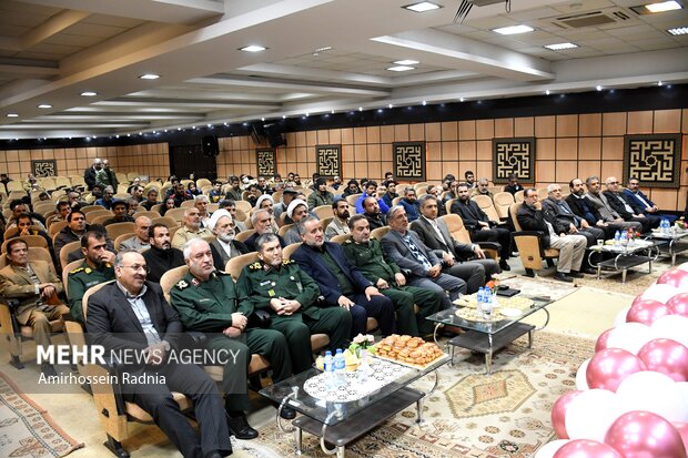 آیین اهدای ۲۲۰ سری جهیزیه در بیرجند