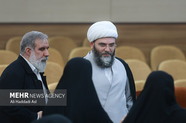 نشست رئیس سازمان تبلیغات اسلامی با بانوان همکار