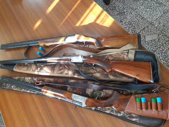 کشف ۳ قبضه سلاح شکاری در میامی؛ ۴ نفر دستگیر شدند