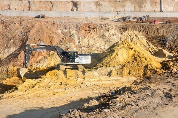 راز نمایان شدن شن های زرد رنگ در حرم امام حسین(ع)+فیلم