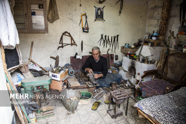 آقای جباری ،چاقو ساز قدیمی روستای حسن رباط اصفهان