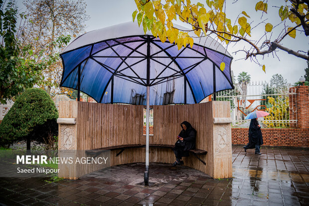 بارش باران پاییزی در رشت