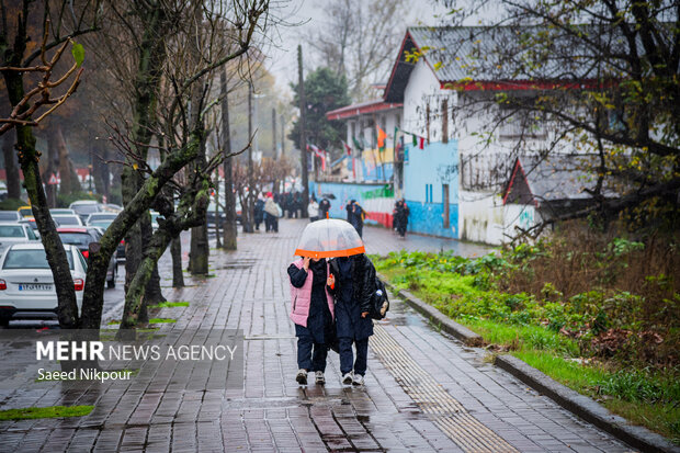 بارش باران پاییزی در رشت