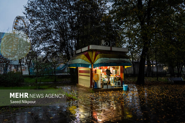 بارش باران پاییزی در رشت