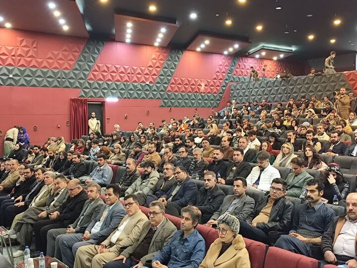 بیست سال روایت، همدلی و گفتگو؛ تئاتر کُردی سقز صحنه همزبانی ملتها