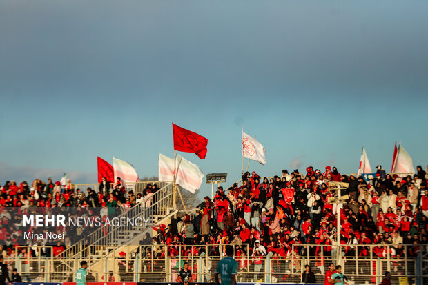 لیگ برتر فوتبال - تراکتور و پیکان