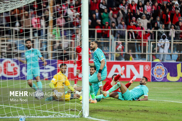 لیگ برتر فوتبال - تراکتور و پیکان