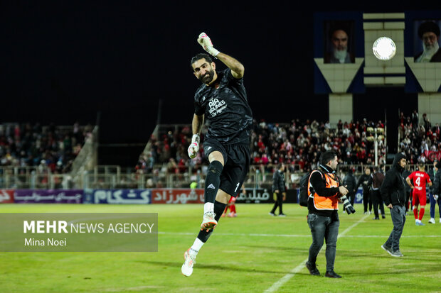 لیگ برتر فوتبال - تراکتور و پیکان